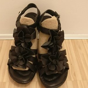 Born black leather sandals. Size 7